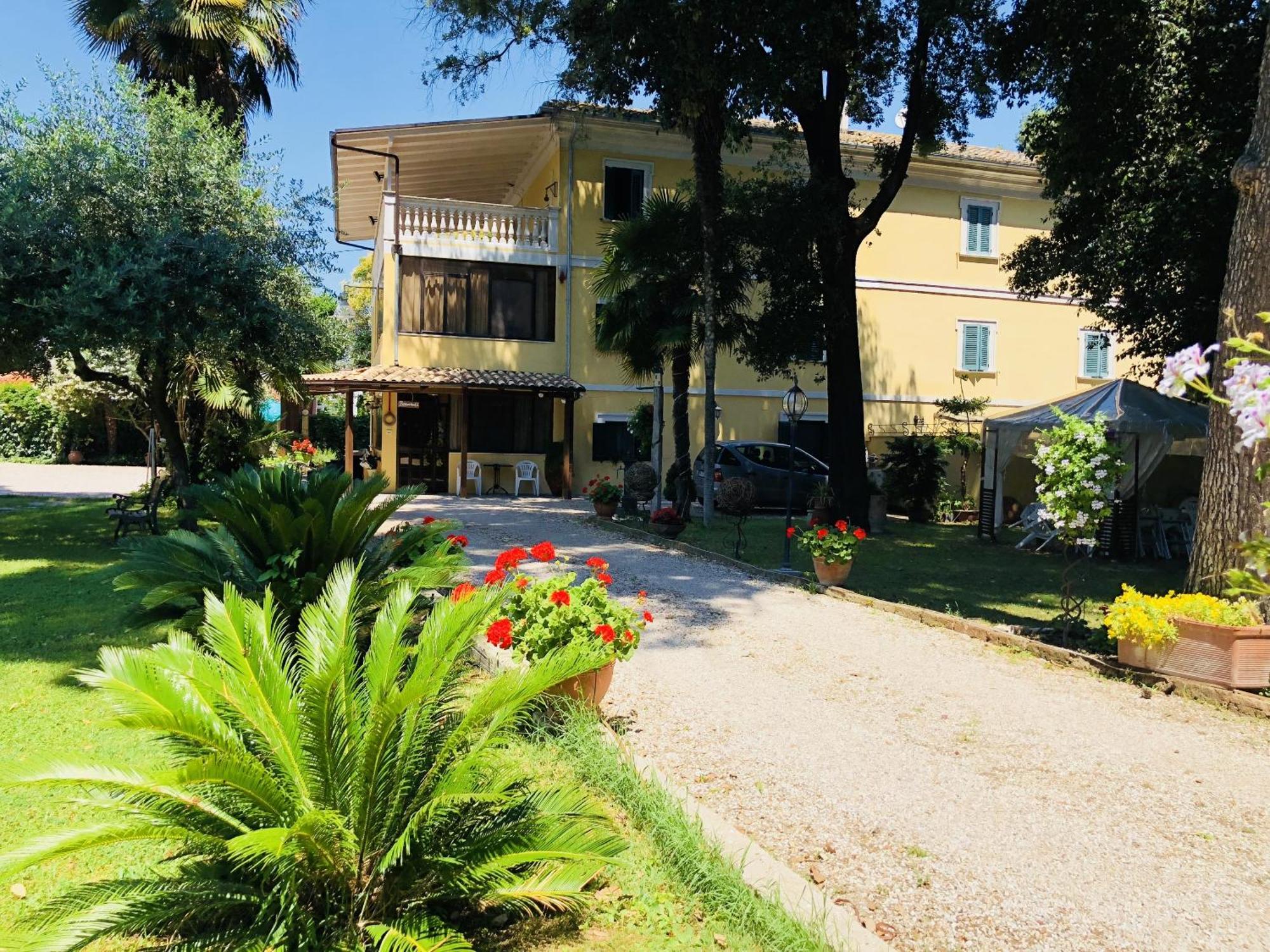 Villa Berghella Монтесильвано Экстерьер фото